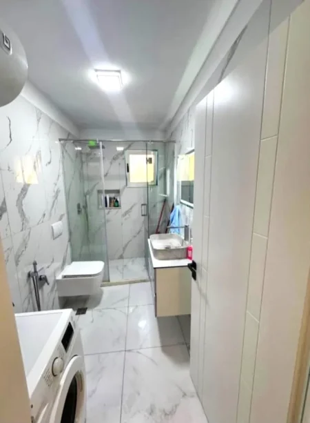 🏡 APARTAMENT 2+1 ME QERA – ALI DEMI, TIRANË ,600 €