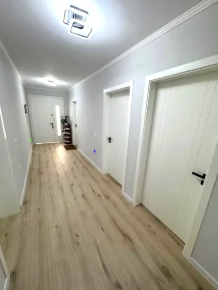 🏡 APARTAMENT 2+1 ME QERA – ALI DEMI, TIRANË ,600 €