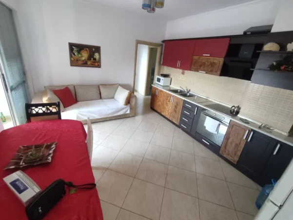 Tirane, jepet me qera Apartament 2+1+Ballkon Kati 9, 110 m², Çmimi 65.000 Lekë të Reja, (Rruga Fortuzi, Pas Ministrisë Drejtësisë, Tiranë.)