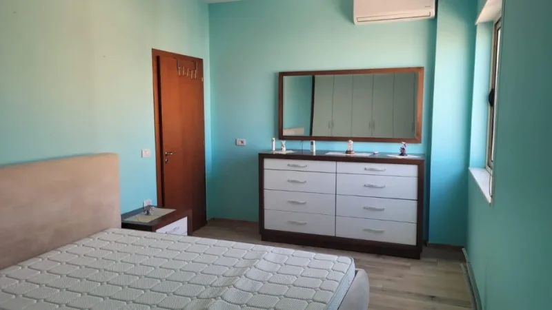 Tirane, jepet me qera apartament 2+1 Kati 3, 90 m² 450 € (Fresku)