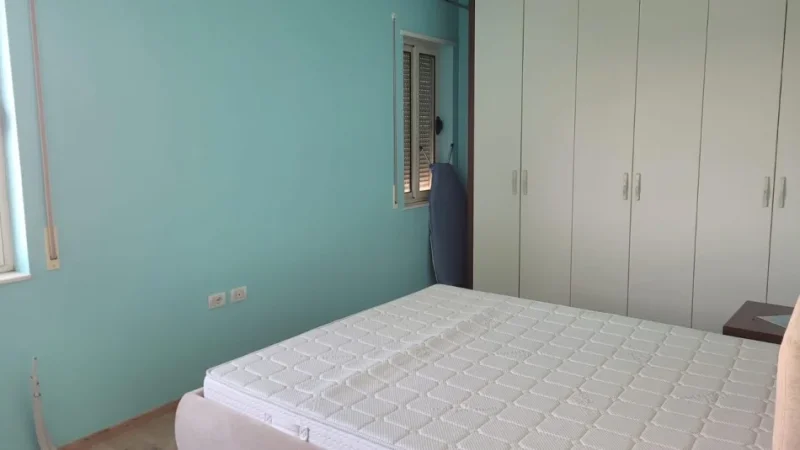 Tirane, jepet me qera apartament 2+1 Kati 3, 90 m² 450 € (Fresku)