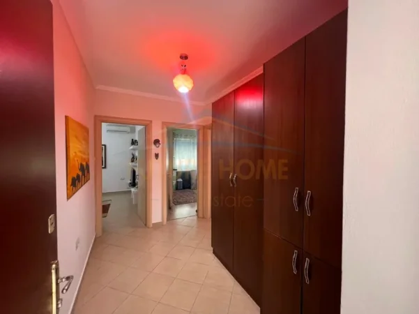 Tirane, jepet me qera apartament 2+1+Ballkon Kati 3, 71 m² 550 € (Oxhaku)