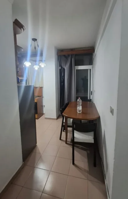Tirane, jepet me qera apartament 1+1 Kati 9, 70 m² 520 € (Lulishtja)
