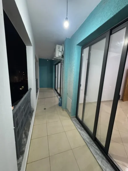 Tirane, jepet me qera apartament 1+1 Kati 8, 60 m² 320 € (Astir)