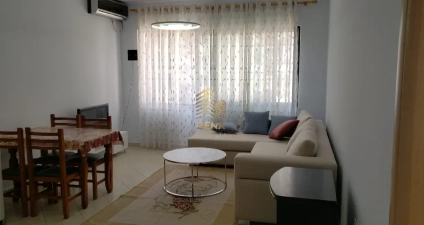 Tirane, jepet me qera apartament 1+1+Ballkon Kati 3, 65 m² 450 € (Astir)
