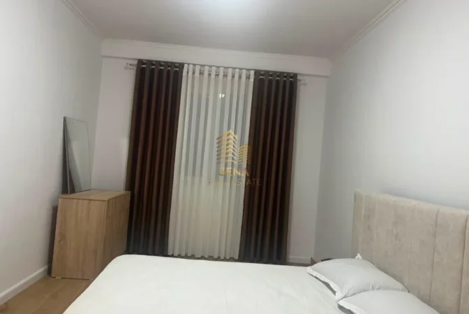 Tirane, jepet me qera apartament 1+1+Ballkon Kati 4, 65 m² 500 € (Astir)