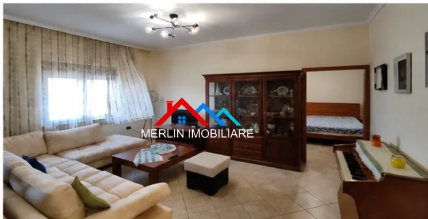 Tirane, Jepet me qera apartament 1+1 Kati 4, 70 m² 483 € (Rruga Jeronim De Rada, Qender.)