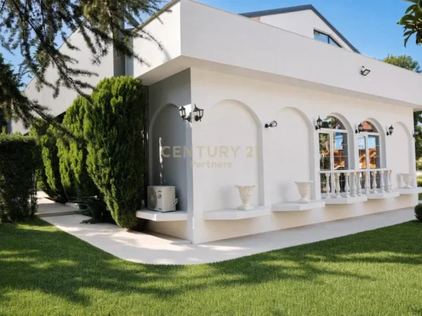 Tirane, shes ambjent biznesi , 912 m² 850.000 € (Berzhite)