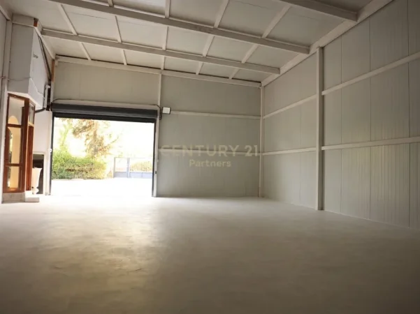 Tirane, shes ambjent biznesi , 912 m² 850.000 € (Berzhite)