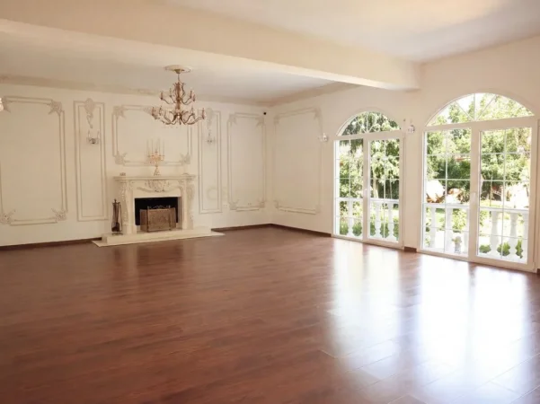 Tirane, shes ambjent biznesi , 912 m² 850.000 € (Berzhite)