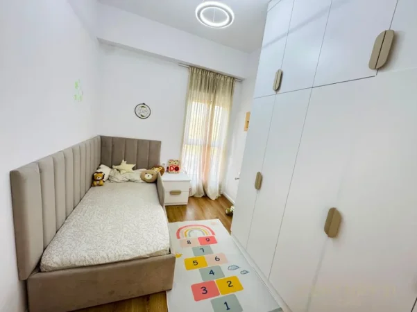 Tirane, jepet me qera apartament 3+1+Ballkon Kati 4, 93 m² 680 € (Rezidenca Kaimi, Ali Demi)