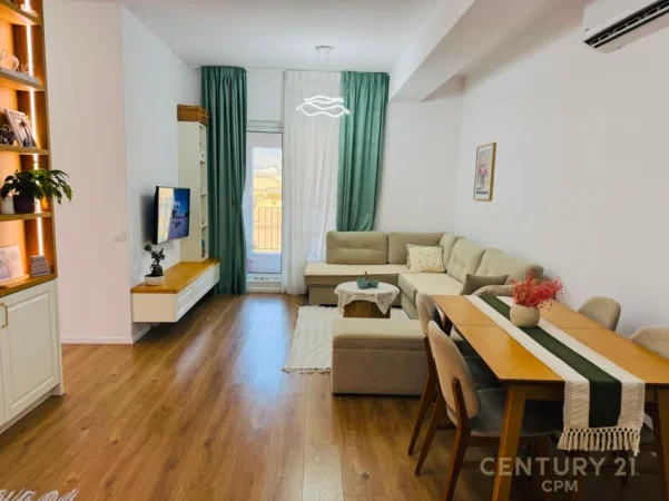 Tirane, jepet me qera apartament 3+1+Ballkon Kati 4, 93 m² 680 € (Rezidenca Kaimi, Ali Demi)