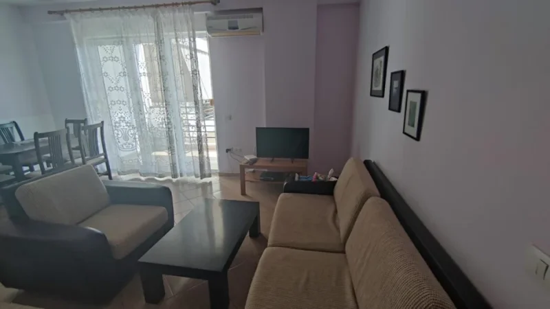 Tirane, jepet me qera apartament 1+1 Kati 5, 78 m² 400 € (Materniteti i Ri)