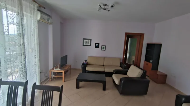 Tirane, jepet me qera apartament 1+1 Kati 5, 78 m² 400 € (Materniteti i Ri)