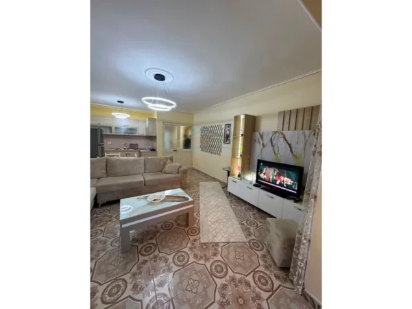 Tirane, jepet me qera apartament 2+1 Kati 2, 66 m² 600 € (Rruga Asim Vokshi)