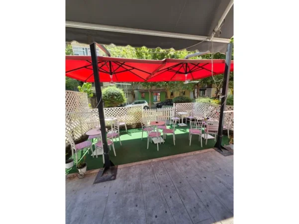 Tirane, shitet bar-kafe Kati 0, 71 m² (Tefta Tashko Koco)