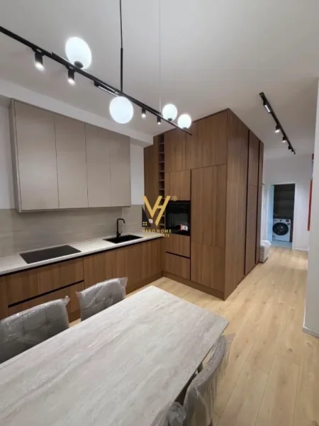 Tirane, jepet me qera apartament 1+1+Ballkon Kati 6, 65 m² 570 € (ALI DEMI)