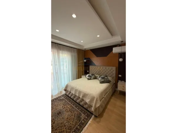Tirane, jepet me qera apartament 2+1 Kati 6, 230 m² 800 € (Fresk)