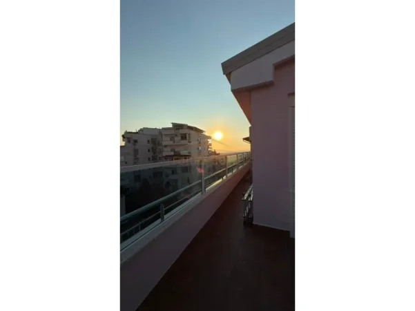 Tirane, jepet me qera apartament 2+1 Kati 6, 230 m² 800 € (Fresk)