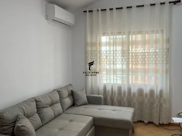 Tirane, jepet me qera apartament 3+1+Ballkon Kati 4, 120 m² 550 € (SELITE)