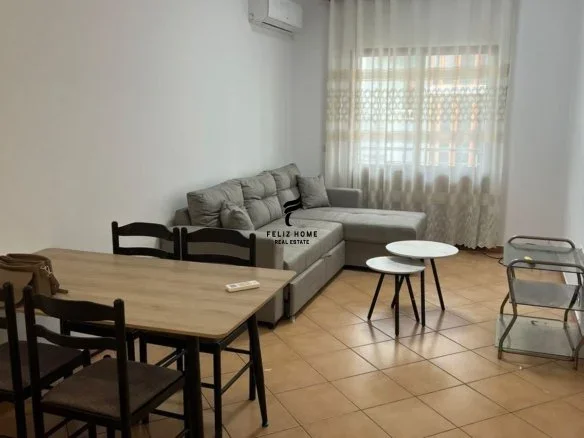 Tirane, jepet me qera apartament 3+1+Ballkon Kati 4, 120 m² 550 € (SELITE)