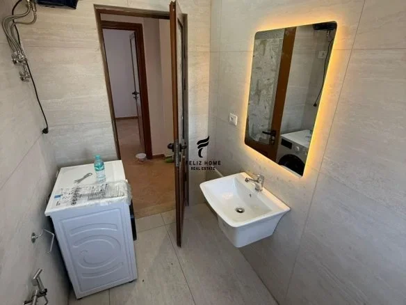 Tirane, jepet me qera apartament 3+1+Ballkon Kati 4, 120 m² 550 € (SELITE)