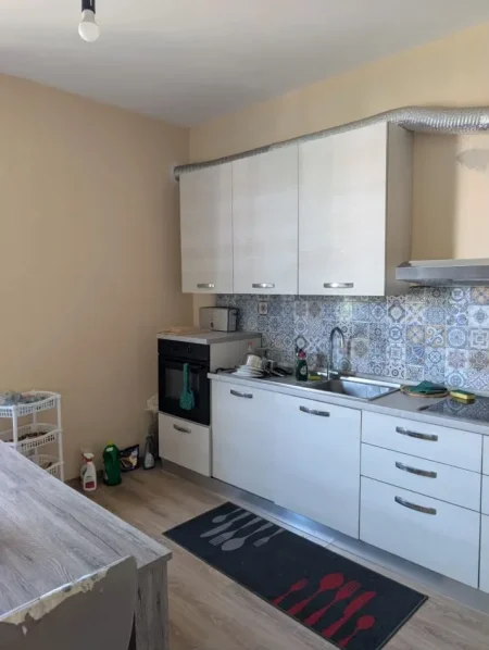Tirane, jepet me qera apartament 2+1 Kati 2, 120 m² 550 € (FRESK)