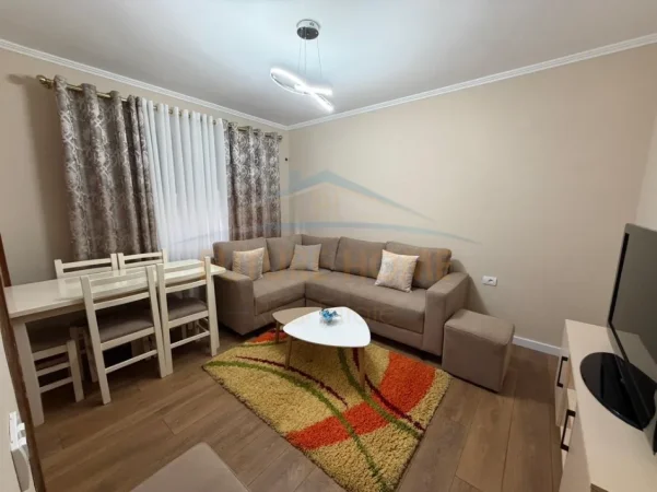 Tirane, jepet me qera apartament 2+1 Kati 2, 72 m² 550 € (OXHAKU)