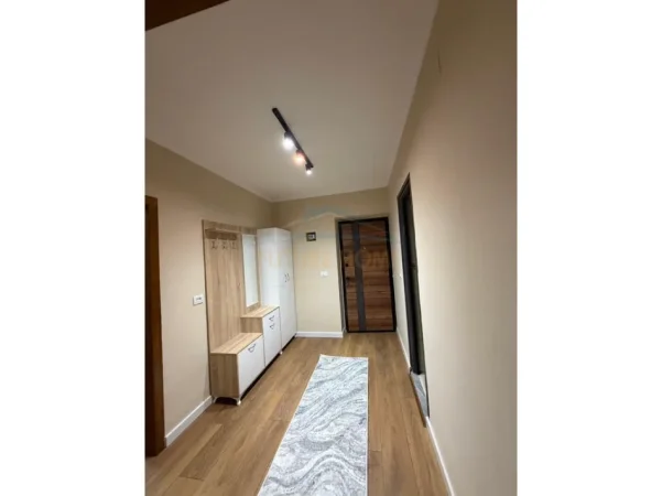 Tirane, jepet me qera apartament 2+1 Kati 2, 72 m² 550 € (OXHAKU)