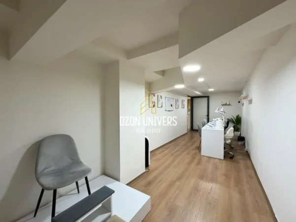 Tirane, shitet ambjent biznesi Kati 1, 60 m² (Fresk)