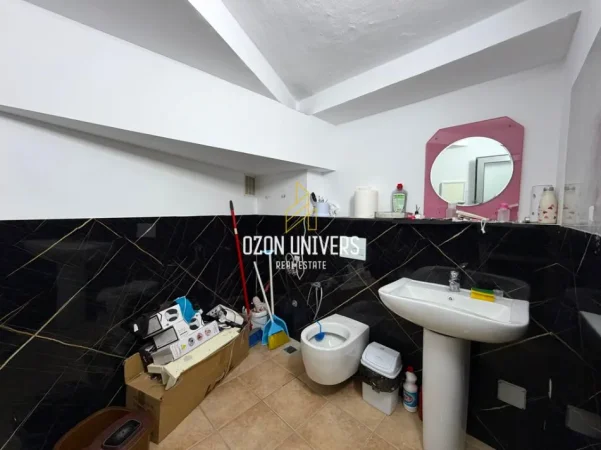 Tirane, shitet ambjent biznesi Kati 1, 60 m² (Fresk)