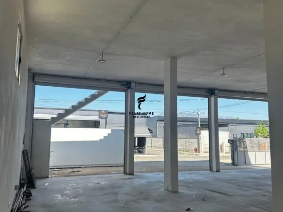 Tirane, jepet me qera magazine Kati 0, 200 m² 1.200 € (KAMEZ)