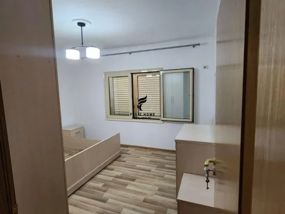 Tirane, jepet me qera apartament 1+1+Ballkon Kati 4, 70 m² 700 € (RRUGA E ELBASANIT)