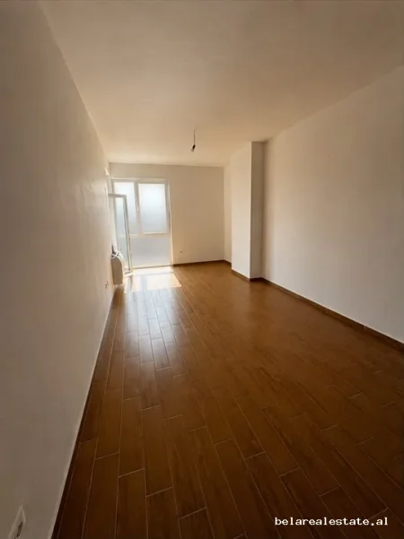 Tirane, jepet me qera zyre Kati 9, 120 m² 960 € (Asim Vokshi)