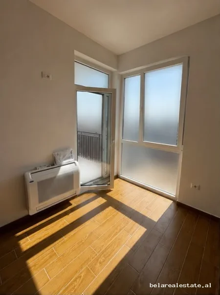 Tirane, jepet me qera zyre Kati 9, 120 m² 960 € (Asim Vokshi)