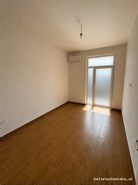 Tirane, jepet me qera zyre Kati 9, 120 m² 960 € (Asim Vokshi)