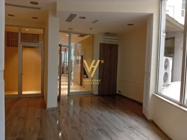 Tirane, shitet ambjent biznesi Kati 0, 34 m² 165.000 € (MYSLYM SHYRI)