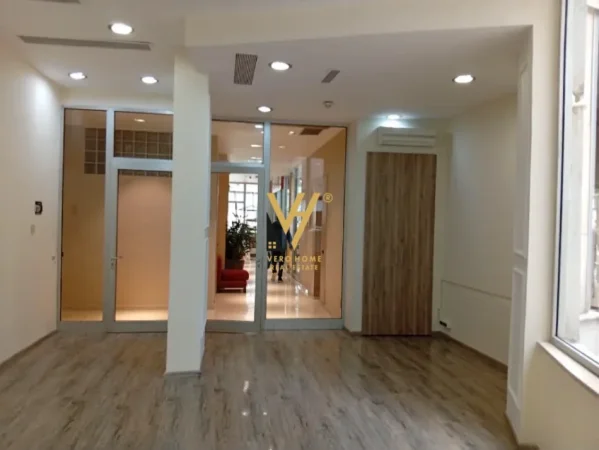Tirane, shitet ambjent biznesi Kati 0, 34 m² 165.000 € (MYSLYM SHYRI)