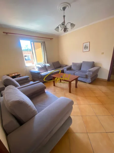 Tirane, jepet me qera apartament 2+1 Kati 5, 110 m² 500 € (ISH PARKU)