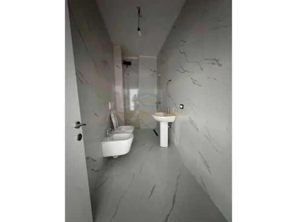 Tirane, shitet apartament 3+1 Kati 2, 124 m² 230.000 € (Jordan Misja)
