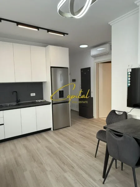 Tirane, jepet me qera apartament 2+1 Kati 7, 75 m² 700 € (STACIONI TRENIT)