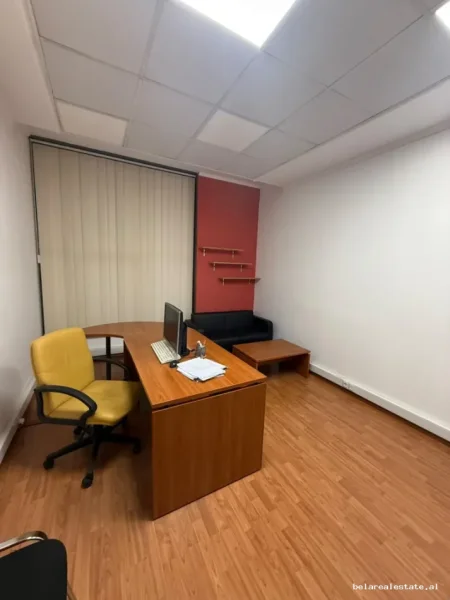 Tirane, jepet me qera zyre Kati 2, 60 m² 1.000 € (Rruga e Elbasanit)