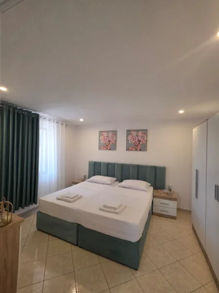 Tirane, jepet me qera apartament 1+1 Kati 1, 65 m² 400 € (Qytet studenti)
