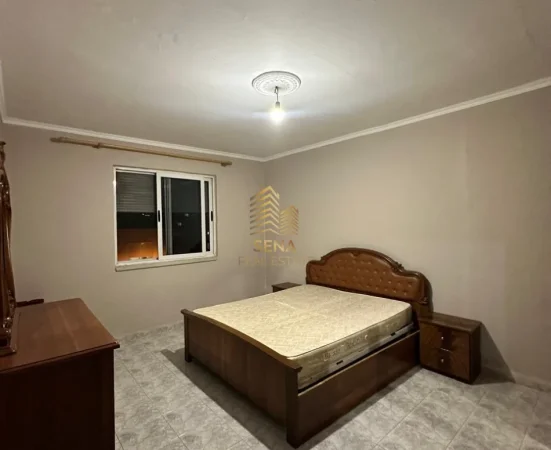 Tirane, jepet me qera apartament 1+1 Kati 4, 65 m² 450 € (Laprake)