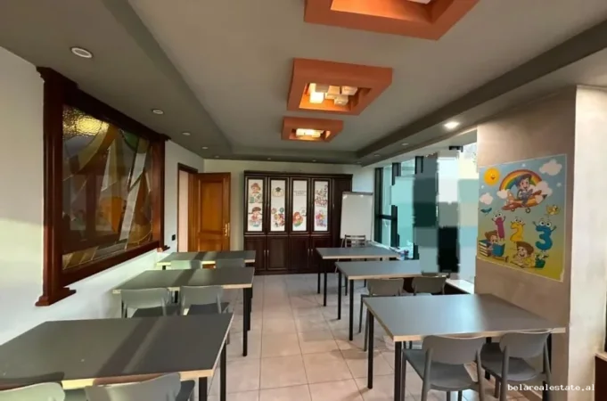 Tirane, jepet me qera zyre Kati 2, 110 m² 1.070 € (21 Dhjetori)