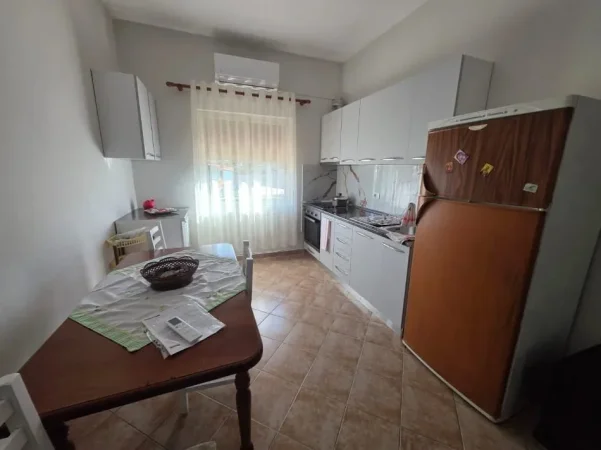 Tirane, jepet me qera apartament 1+1 Kati 2, 60 m² 400 € (MISTO MAME)