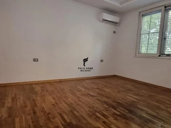 Tirane, jepet me qera zyre Kati 3, 90 m² 900 € (SHESHI WILLSON)