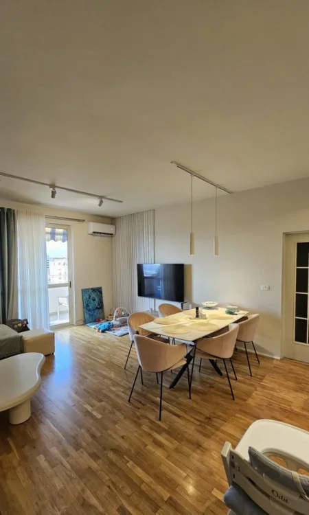 Tirane, jepet me qera apartament 2+1 Kati 11, 120 m² 950 € (Skanderbeg Square)