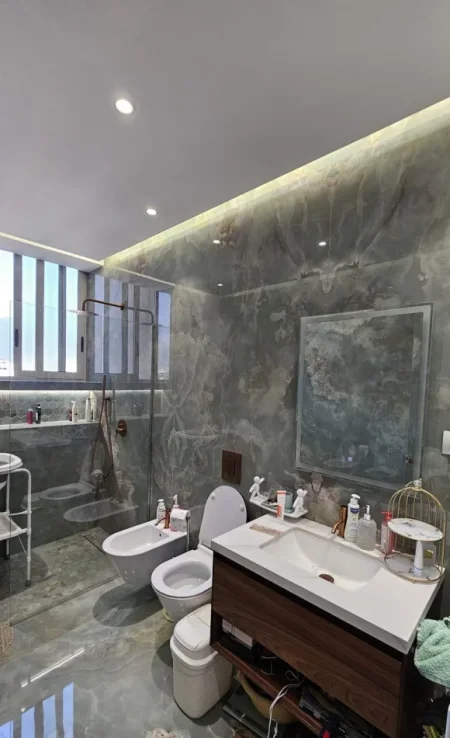 Tirane, jepet me qera apartament 2+1 Kati 11, 120 m² 950 € (Skanderbeg Square)