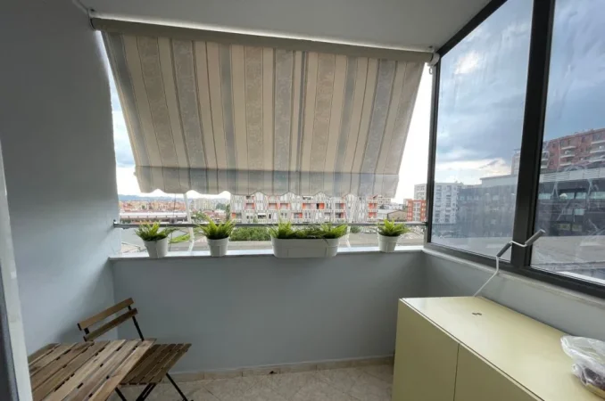 Tirane, jepet me qera apartament 2+1 Kati 4, 120 m² 970 € (Zogu i Zi)